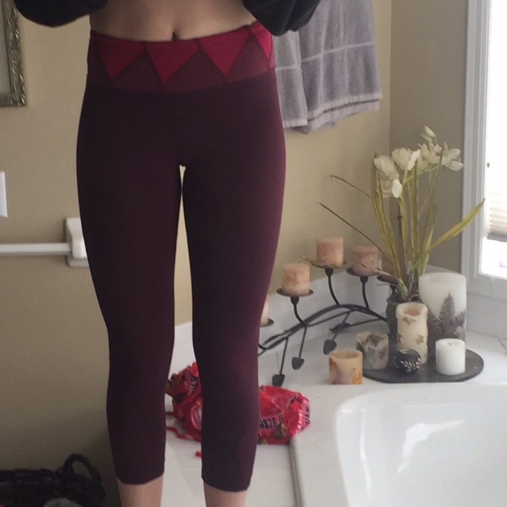 Brand new Maroon Lululemon Crop leggings size 4